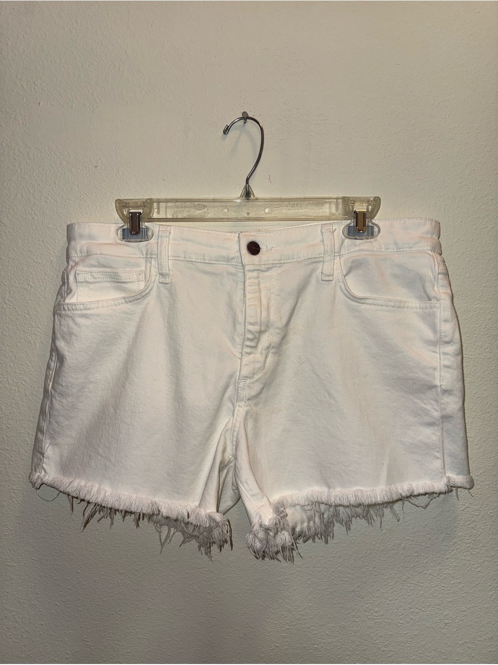 Joe’s White Denim Frayed “The Ozzy Short”🤍